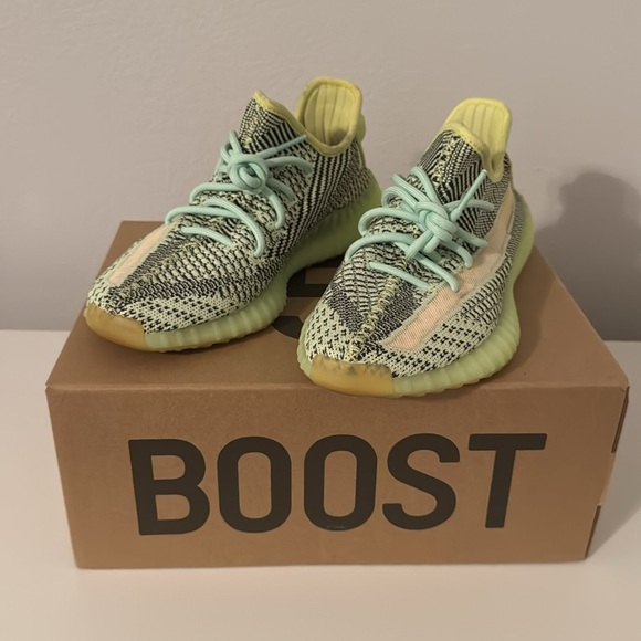 adidas Other - Yeezy Boost 350 V2 - Yeeree